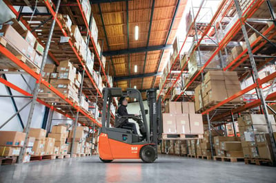 Gestión de pedidos para un e-commerce en un almacén para tienda online | Toyota Material Handling