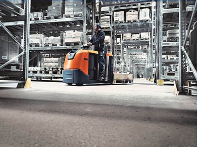 Carretilla recogepedidos bt optio en prepración de pedidos | Toyota Material Handling